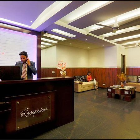 Hotel Anand International New Delhi Buitenkant foto