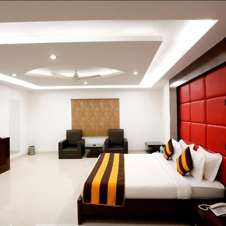 Hotel Anand International New Delhi Buitenkant foto