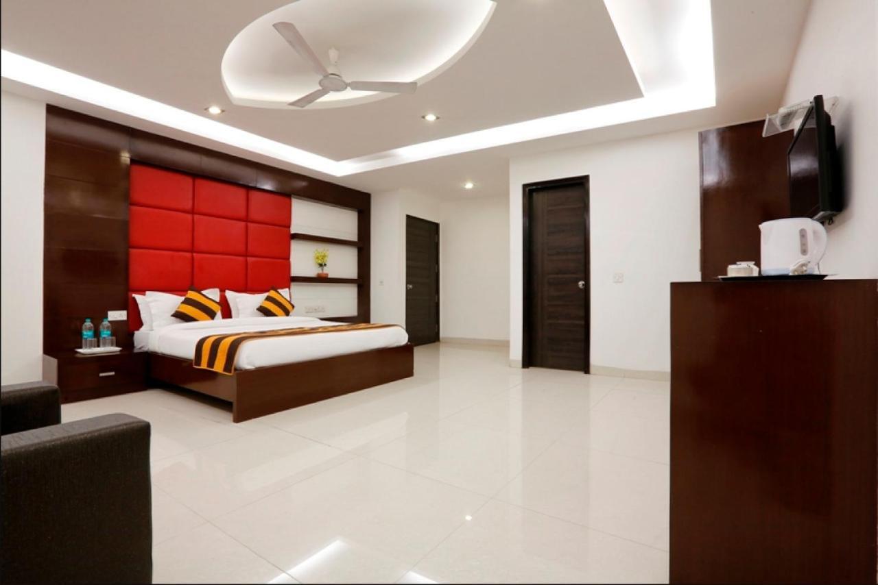 Hotel Anand International New Delhi Buitenkant foto